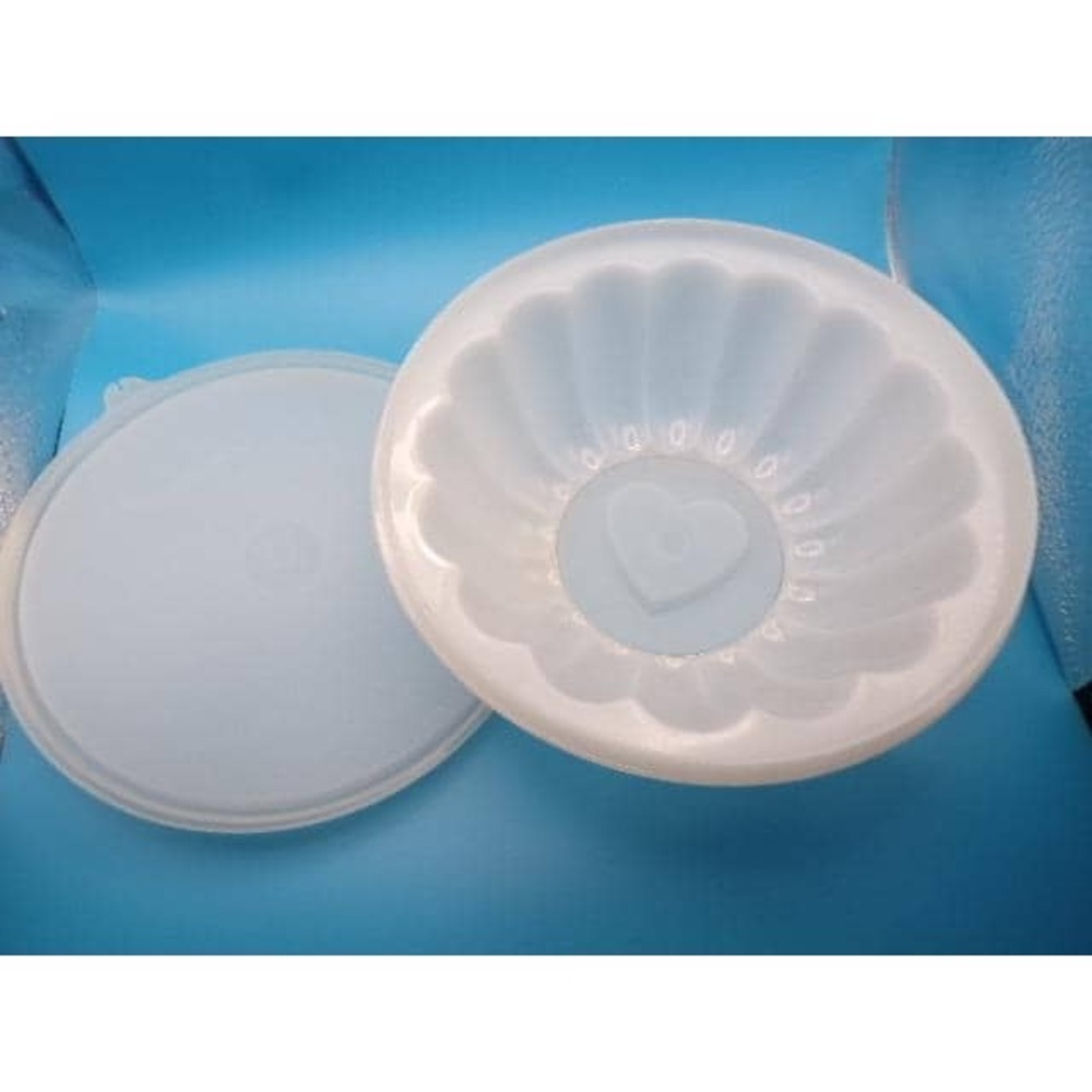 Tupperware Jelly Mold Heart‎ Insert Fluted Design Clear White Lid